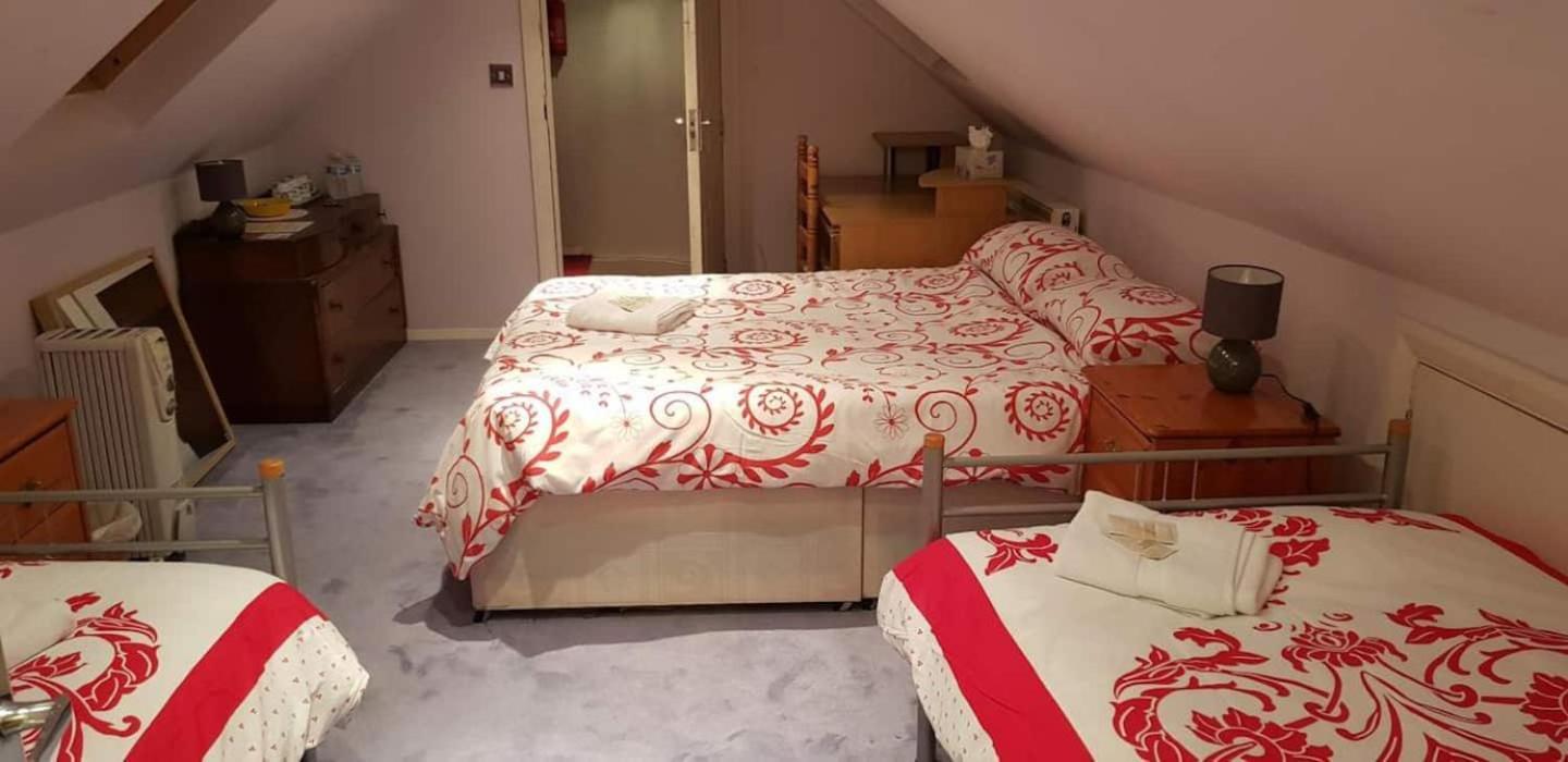 Oyo Guest House Ellipse Whetstone Ngoại thất bức ảnh