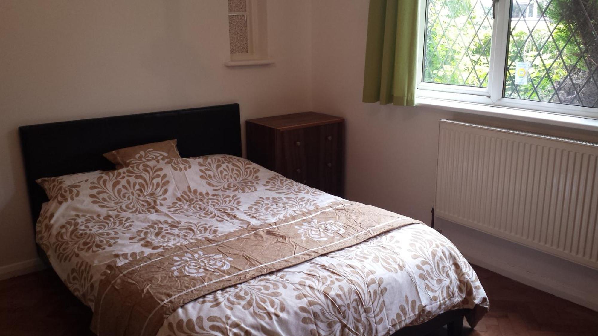 Oyo Guest House Ellipse Whetstone Ngoại thất bức ảnh